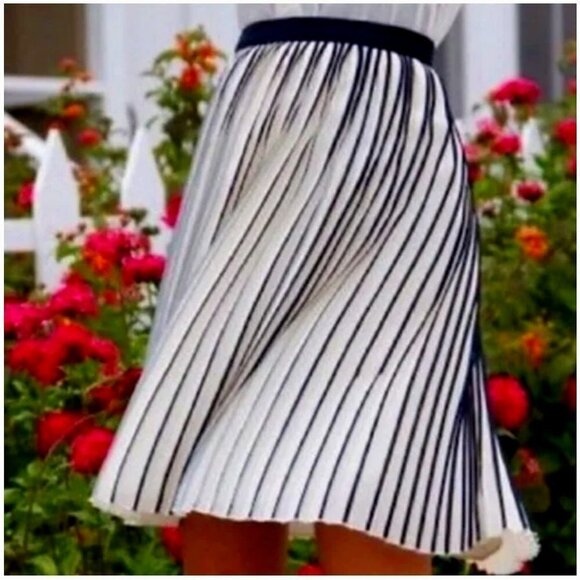 J. Crew Navy & White Pleated Knee Length Preppy Skirt Size 4 - Picture 5 of 13